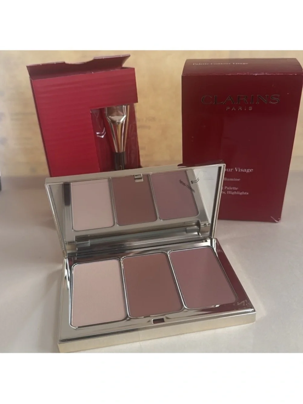 CLARINS Face Contouring Palette & Brush Contours, Sculpts, Highlights NIB 0.40oz - Picture 4 of 9